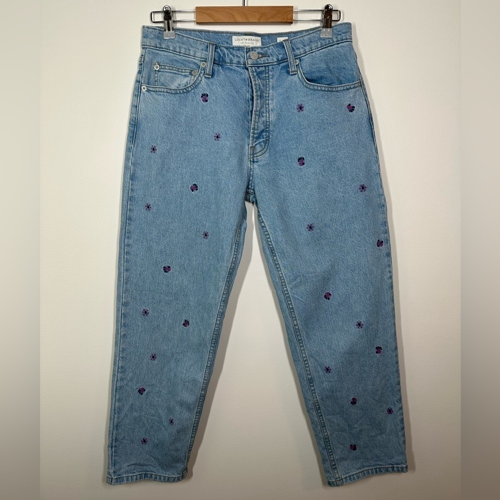 LUCKY Brand Embroidered Relaxed Taper  Light Wash Jeans Size 27‎